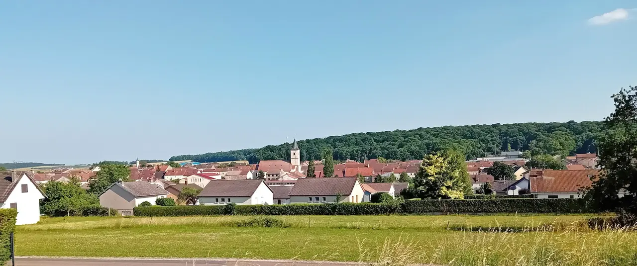 Biesles ( 52 ) Vue d'ensemble de Biesles en 2025