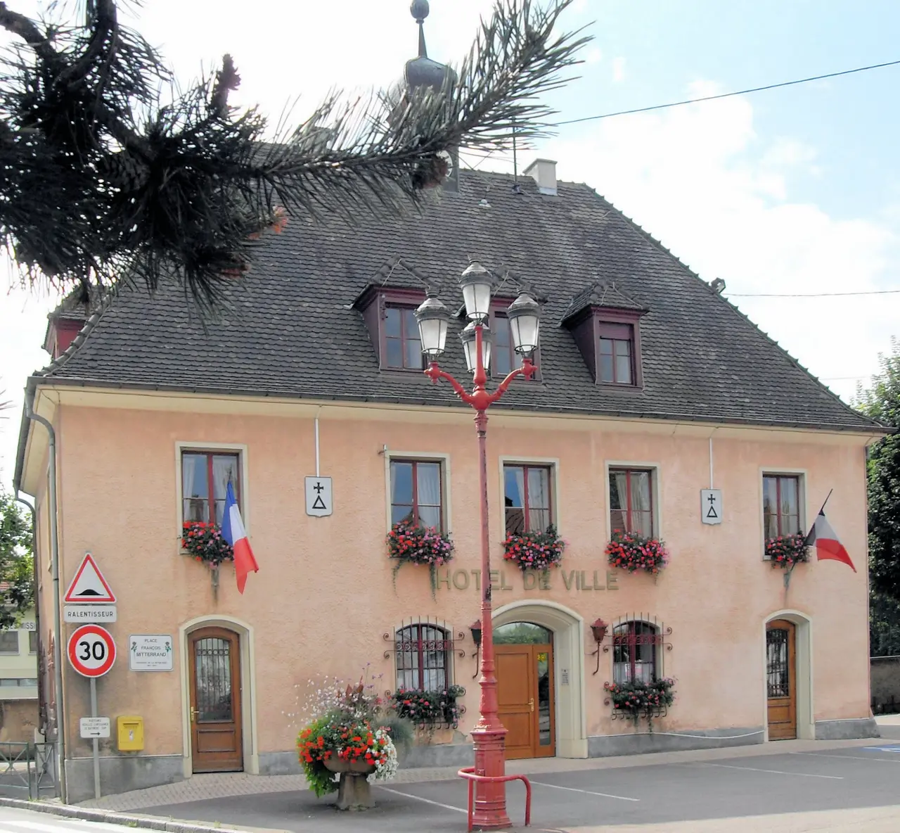 Blotzheim, Hôtel de ville