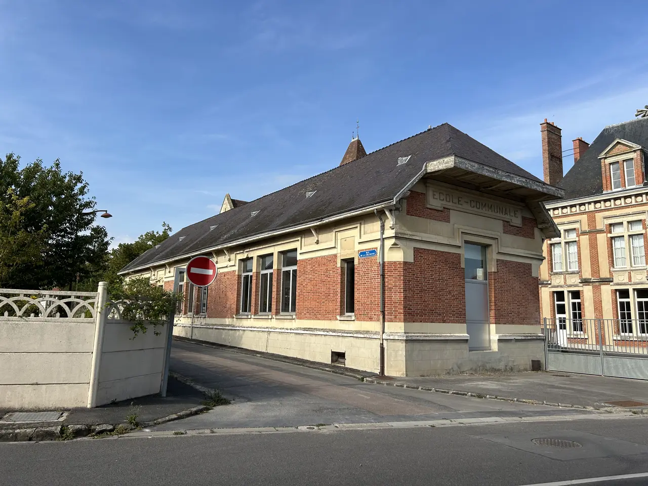 Bourgogne-Fresne - école communale