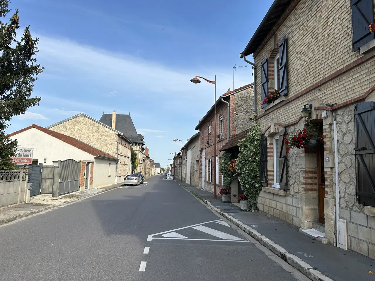 Bourgogne-Fresne - rue de la Libération