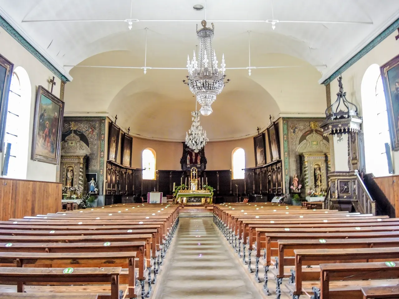Nef de l'église de Bussang