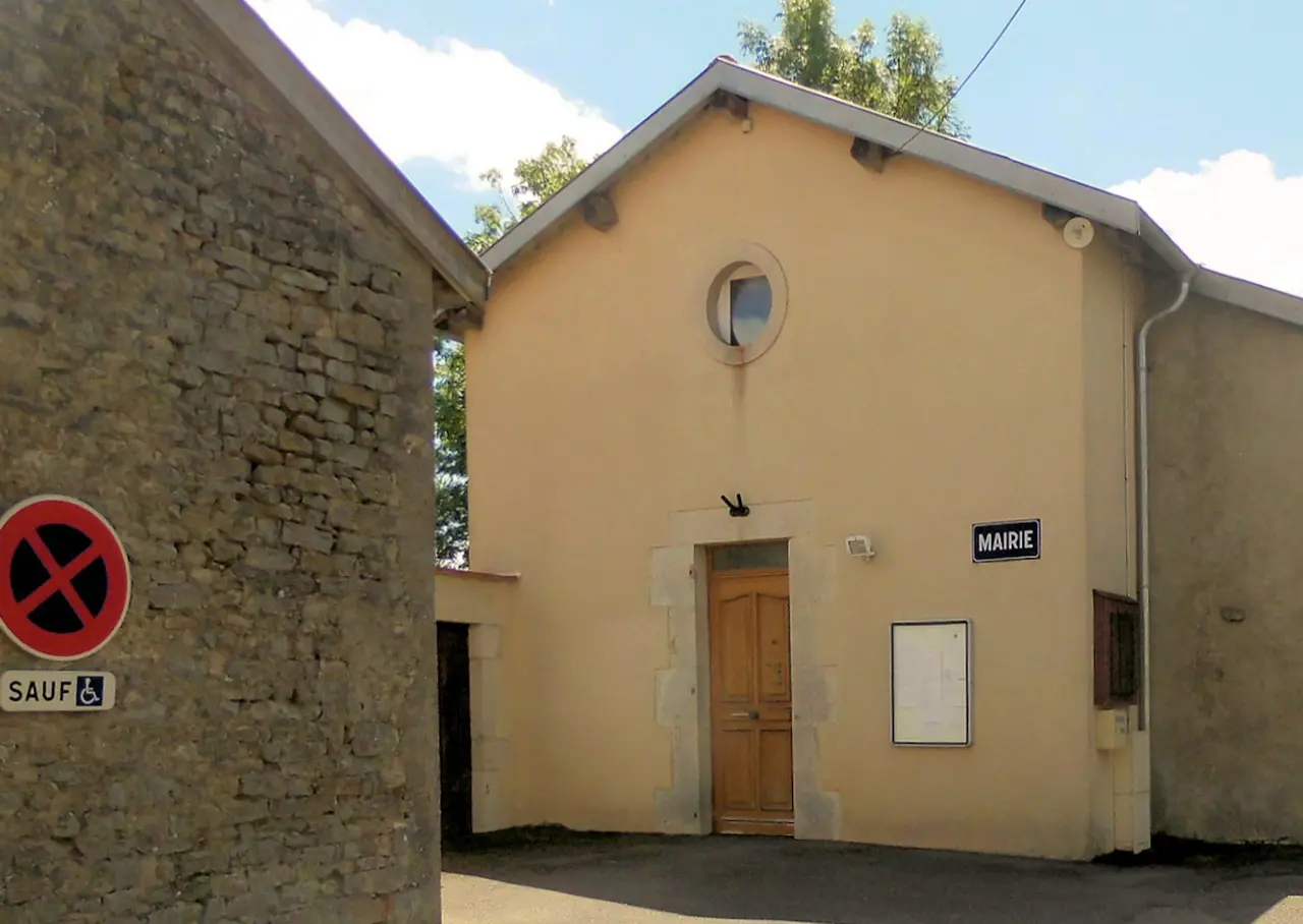 Longchamp-sous-Châtenois, Mairie