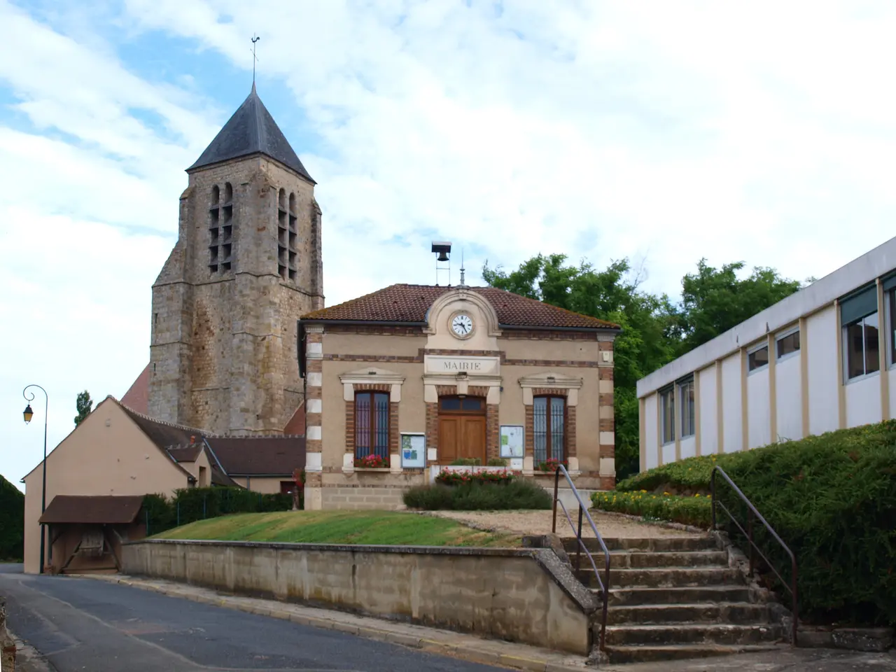 Chaumont-FR-89-A-01