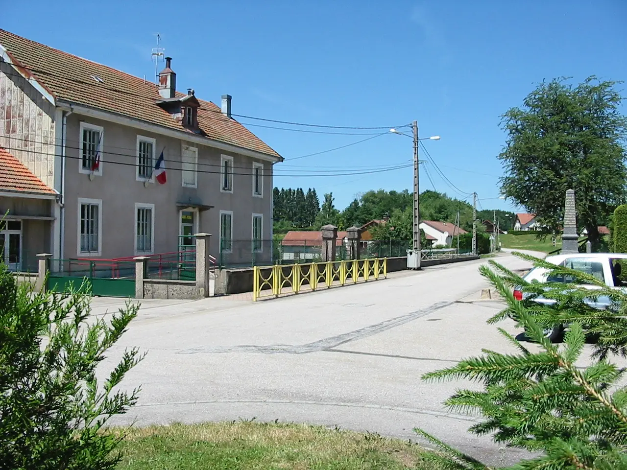 File:Arrentès-de-Corcieux mairie.jpg