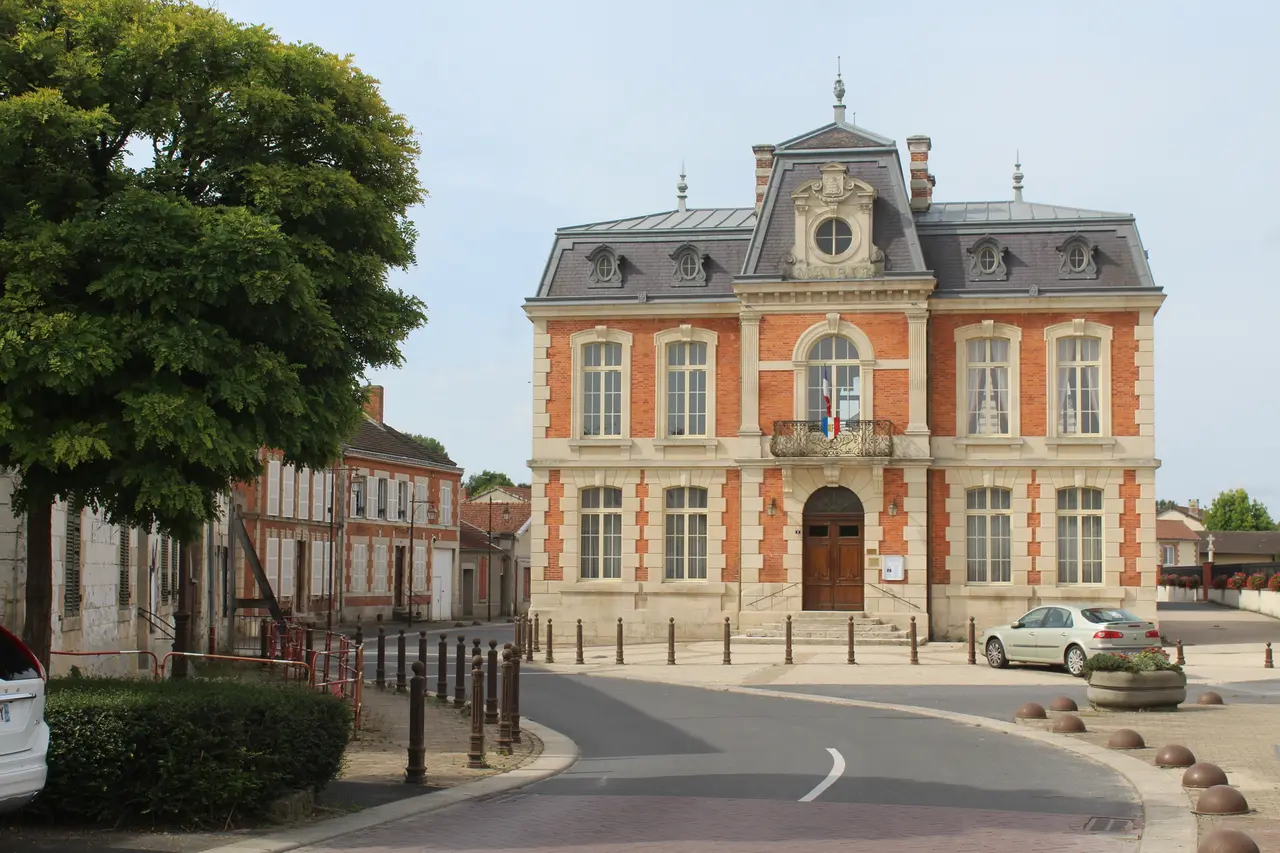 Courtisols, the town hall