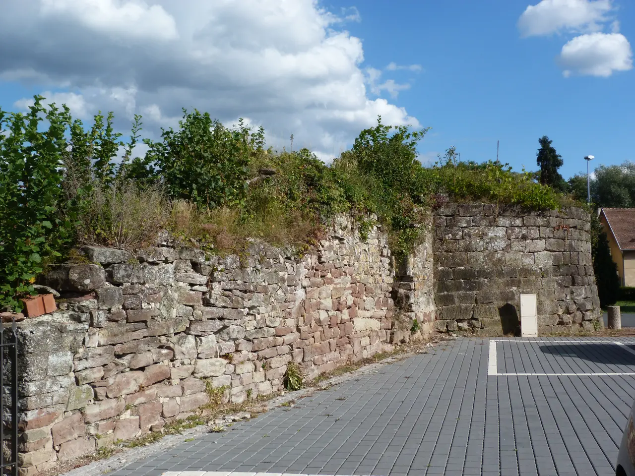 ENCEINTE MEDIEVALE DIEMERINGEN 67