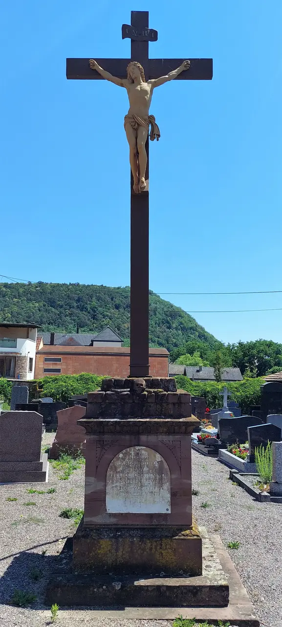 Dinsheim sur Bruche croix de cimetière