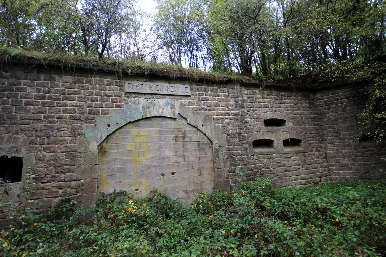 L'entrée du fort de Dogneville