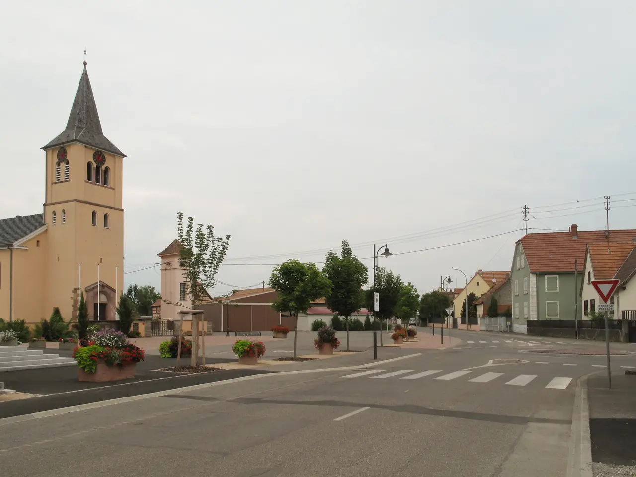 Durrenentzen, l'église Saint-Blaise in straatzicht foto5 2013-07-24 13.04