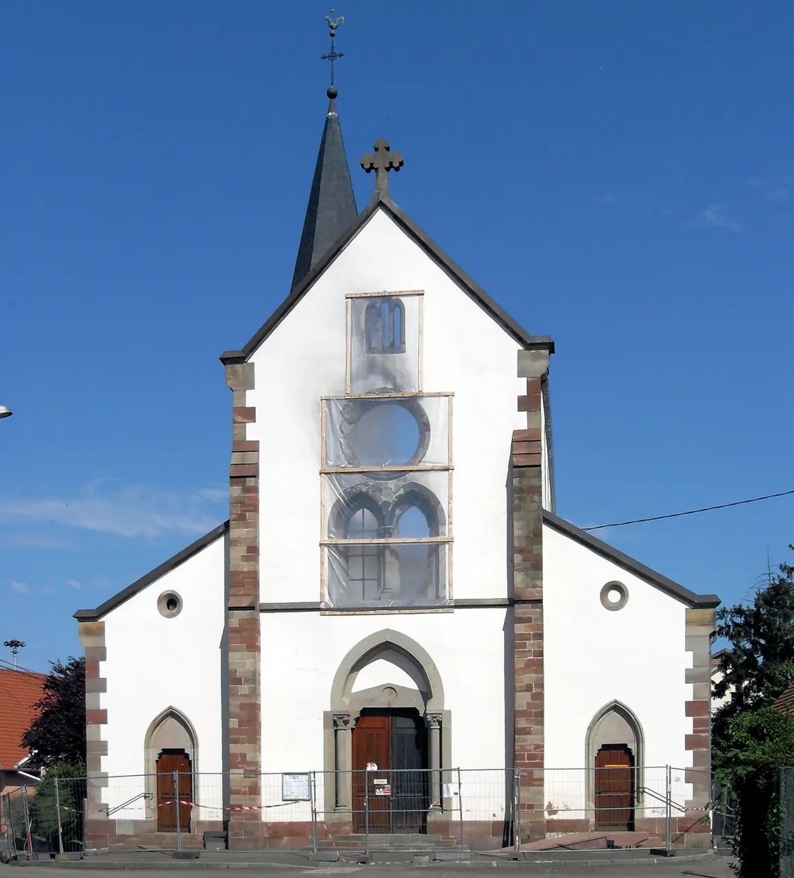 Gerstheim, Église Saint-Denis en juin 2012 après l'incendie de novembre 2011