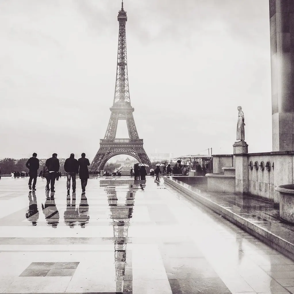 Le ciel est gris, la pluie s'invite...