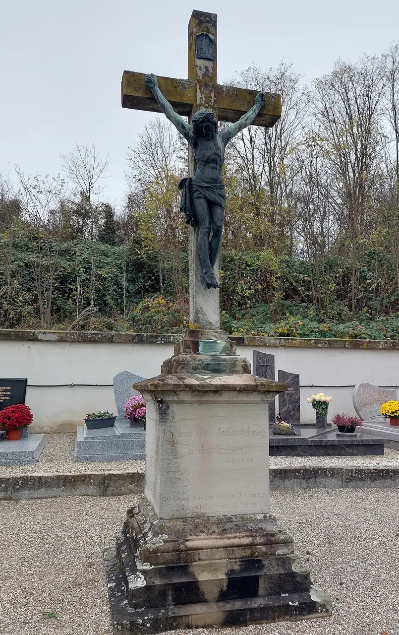 Hangenbieten croix cimetiere