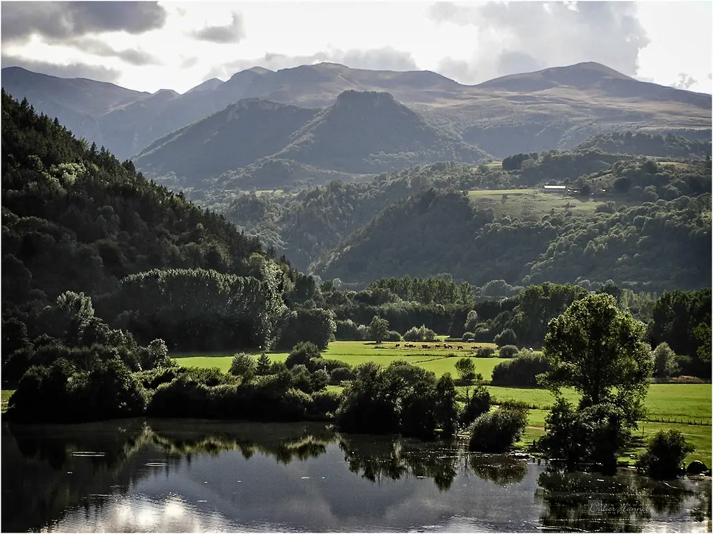 Auvergne – Lac De Chambon | Auvergne – Chambon Lake - #DH581 Post-traitement | Post-processing