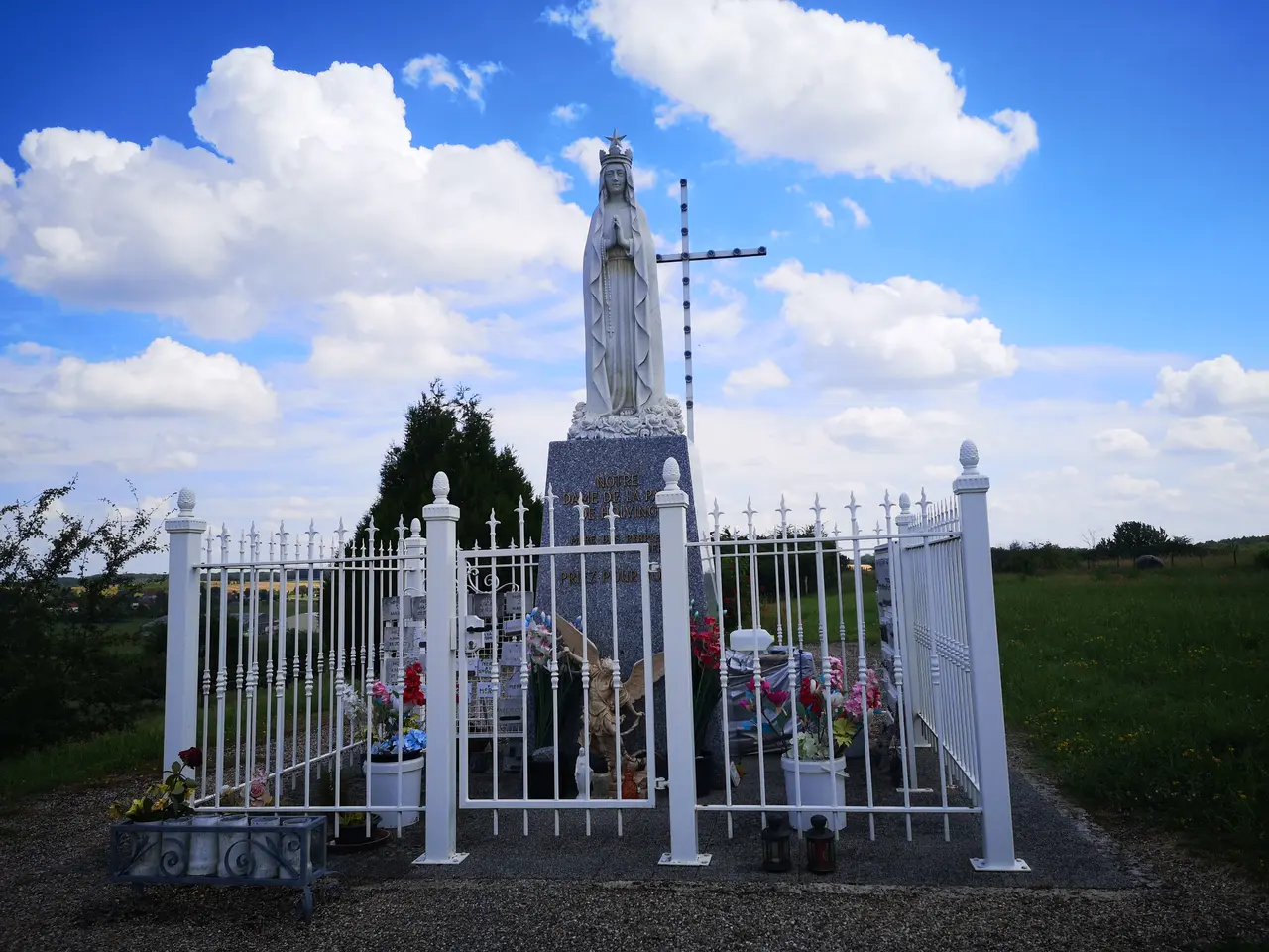 Lieu d'apparitions de Holving