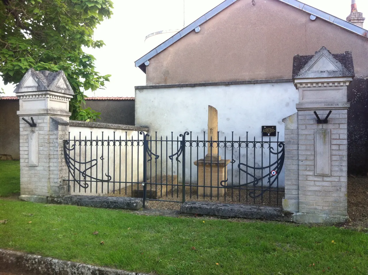 Jarny cimetière ossuaire guerre 1870