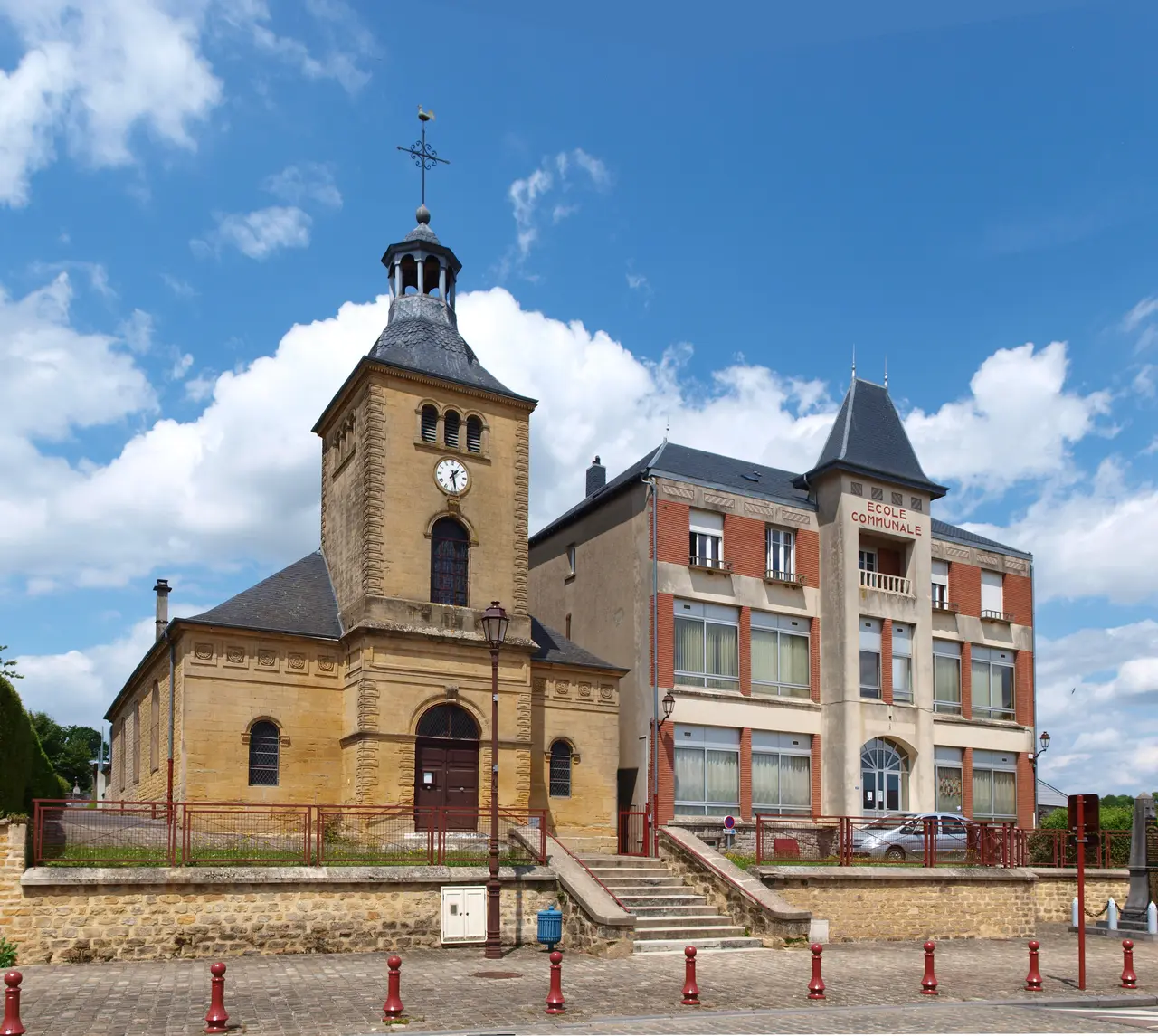 La Francheville-FR-08-école & église-a5