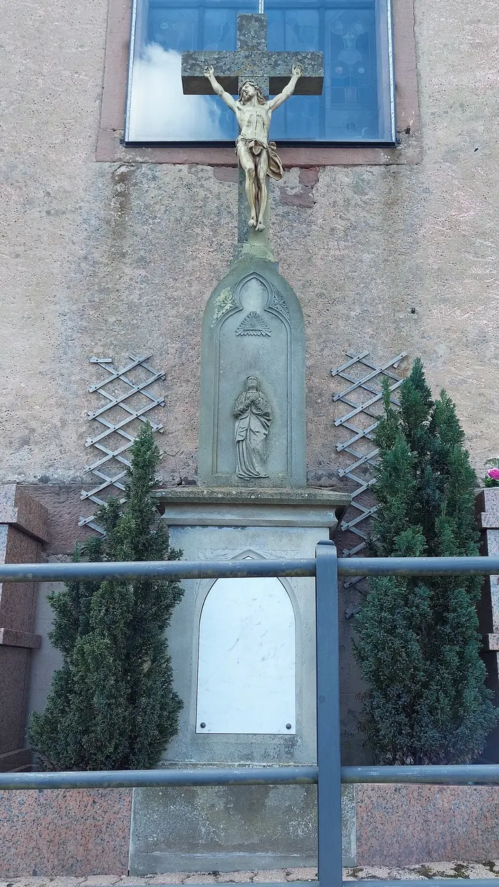 La Hoube croix de cimetière église Saint-Pierre1
