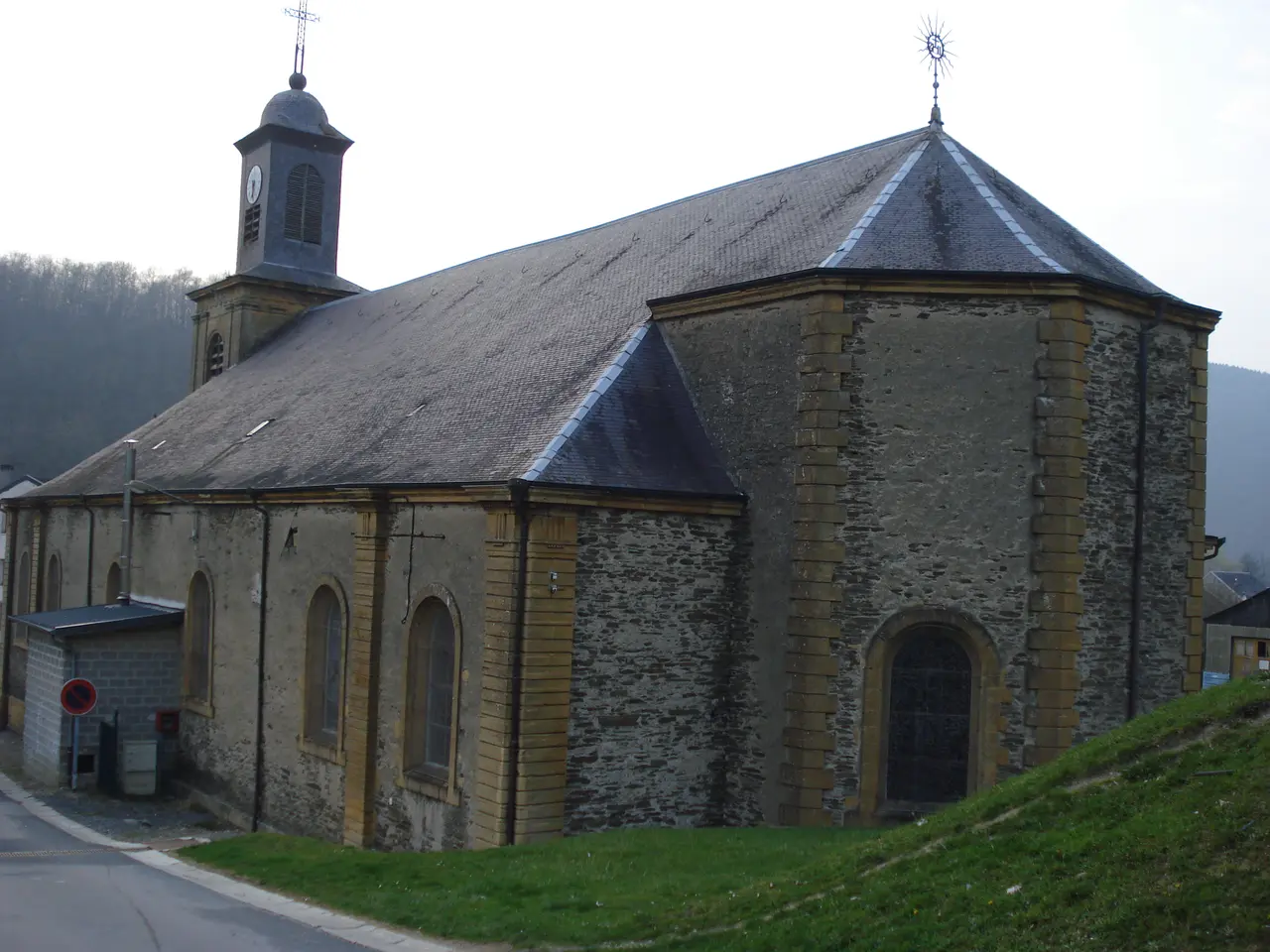 Les Hautes-Rivières (Ardennes) église, chevet