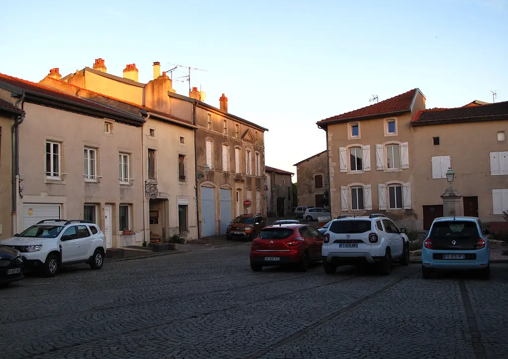 Liverdun - Place de la Fontaine