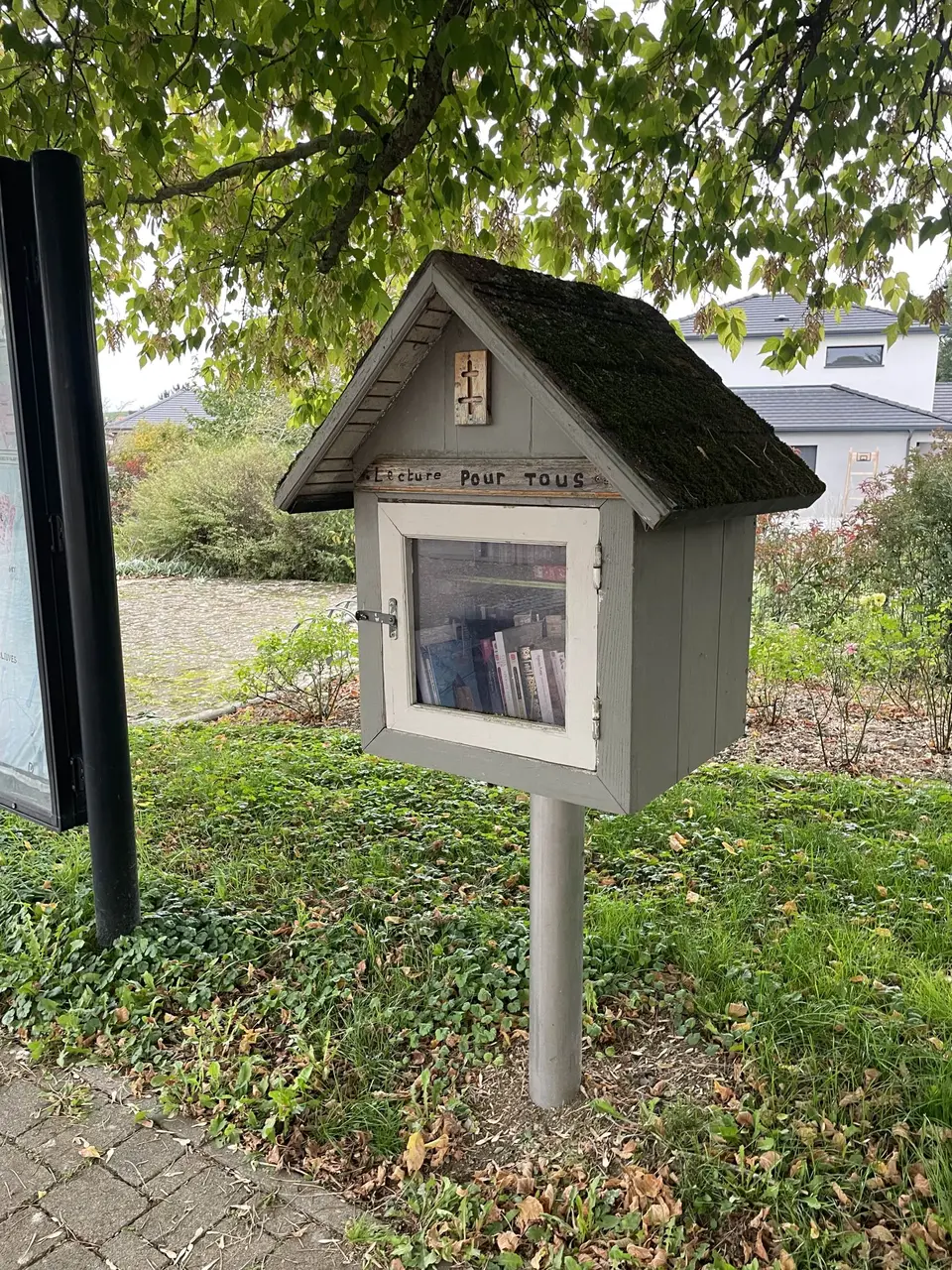 Mécleuves - Chemin de la Botte - boîte à livres