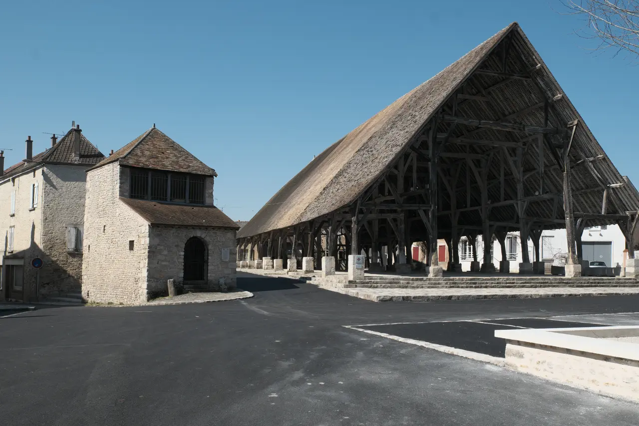 Méréville Halle 704
