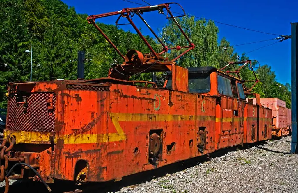 Musée de mines de fer de Neufchef (Moselle) Loco articulée dite crocodile MF 128 Alsthom 1960