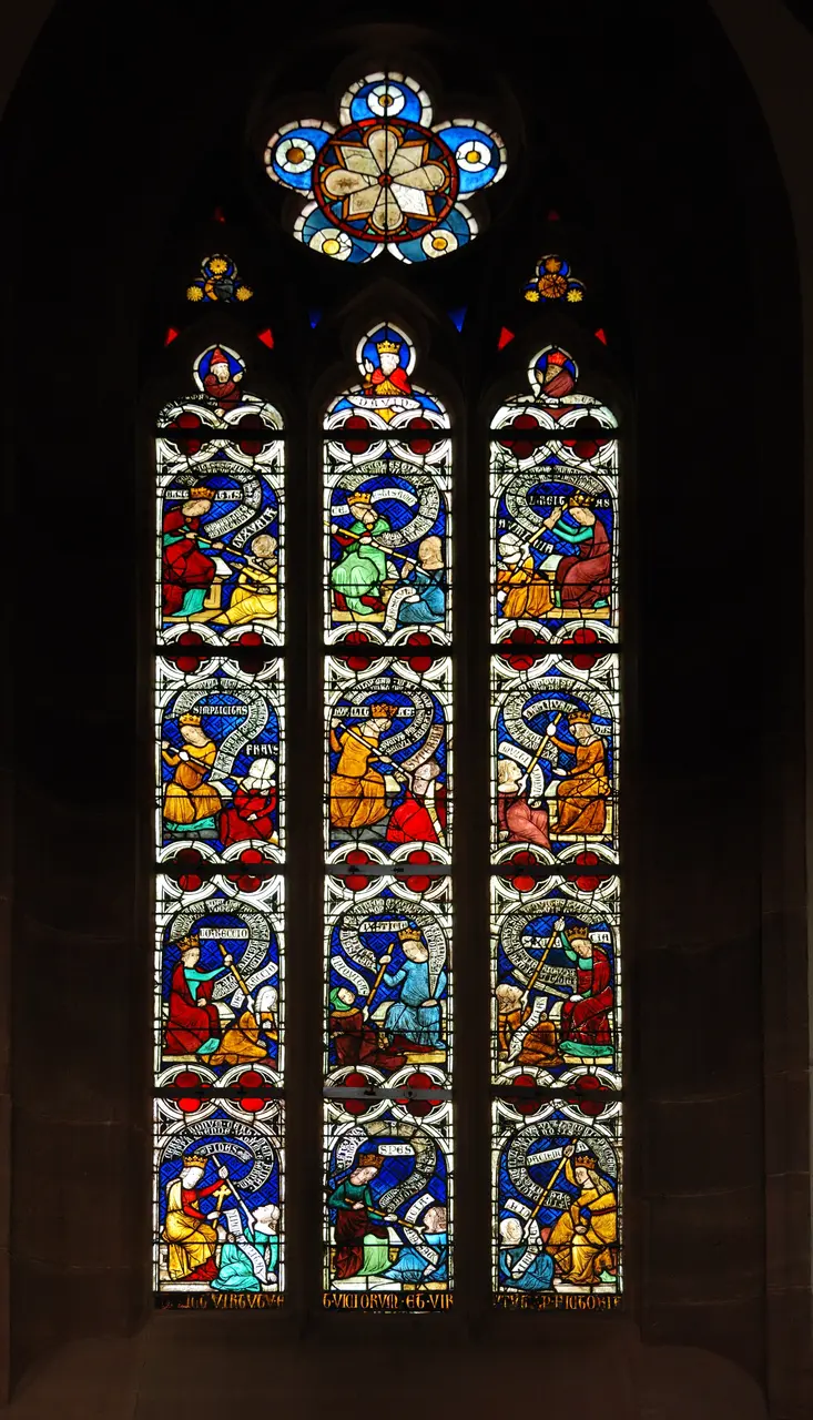 Stiftskirche Niederhaslach Glasfenster (Kampf der Tugenden mit dem Laster)