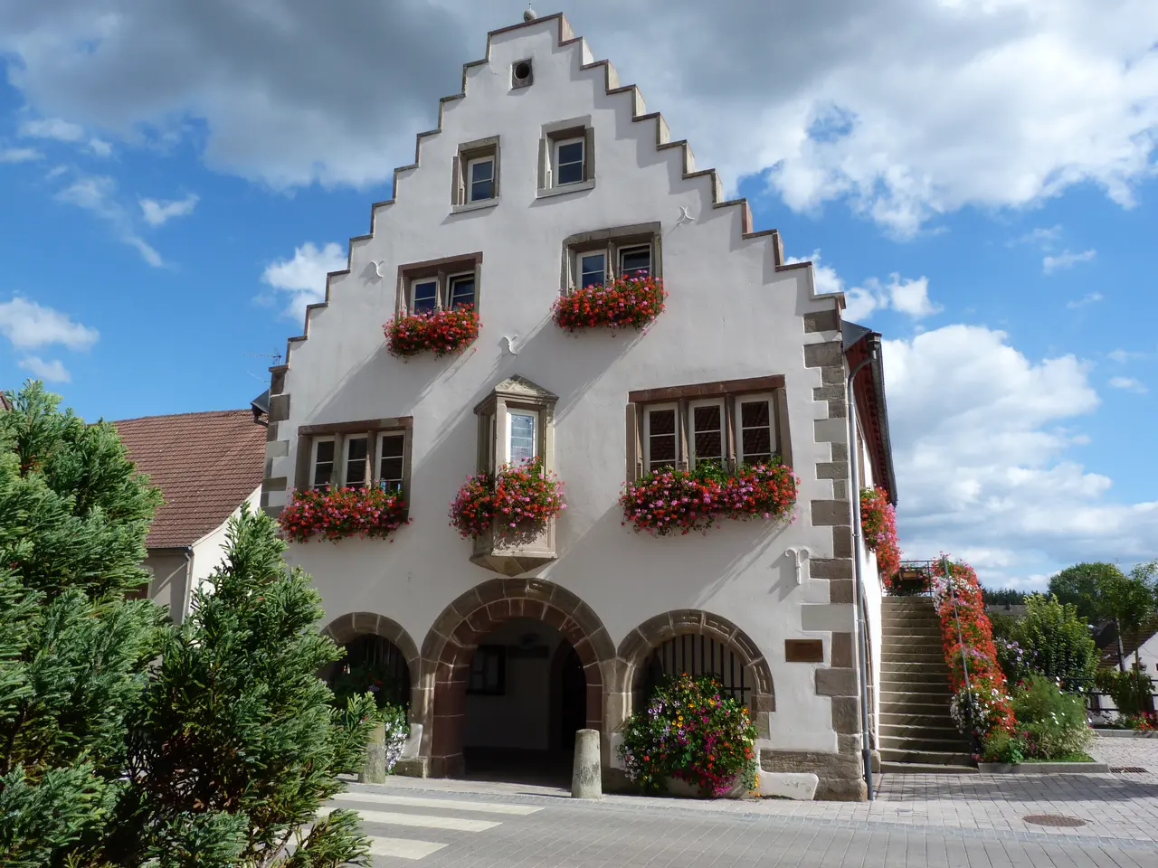 HOTEL DE VILLE OERMINGEN 67