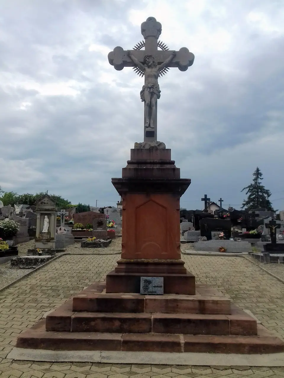 Ohlungen croix cimetiere