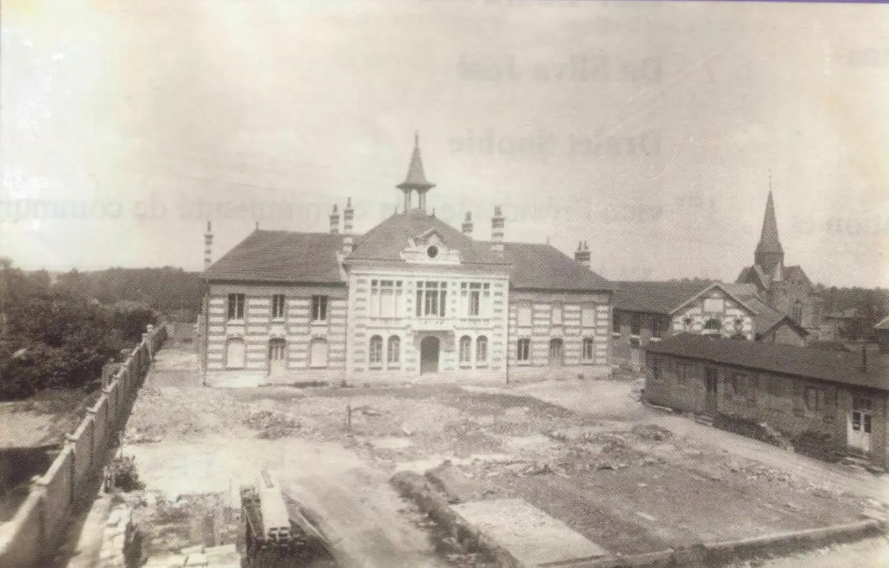 File:Mairie-Pargny-sur-Saulx-reconstruction.jpg
