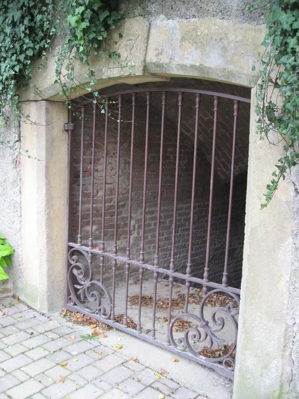 Entrée d'une cave à champagne à Pfastatt