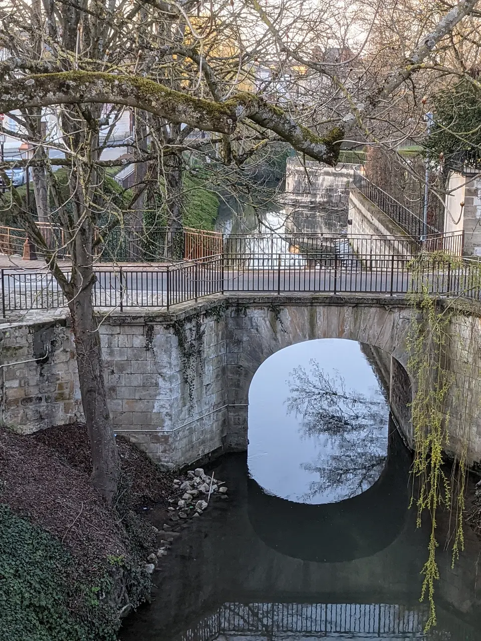 Pont sur le Mau rue Varin mars 2021