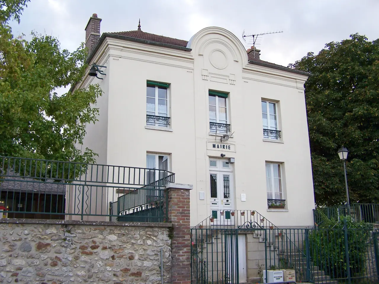 Prunay-le-Temple Mairie