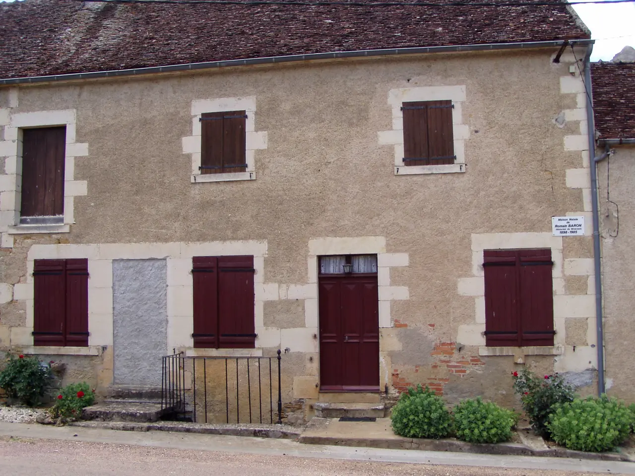 Maison natale de l'écrivain régionaliste nivernais Romain Baron à Rémilly, hameau de Marcy (Nièvre)