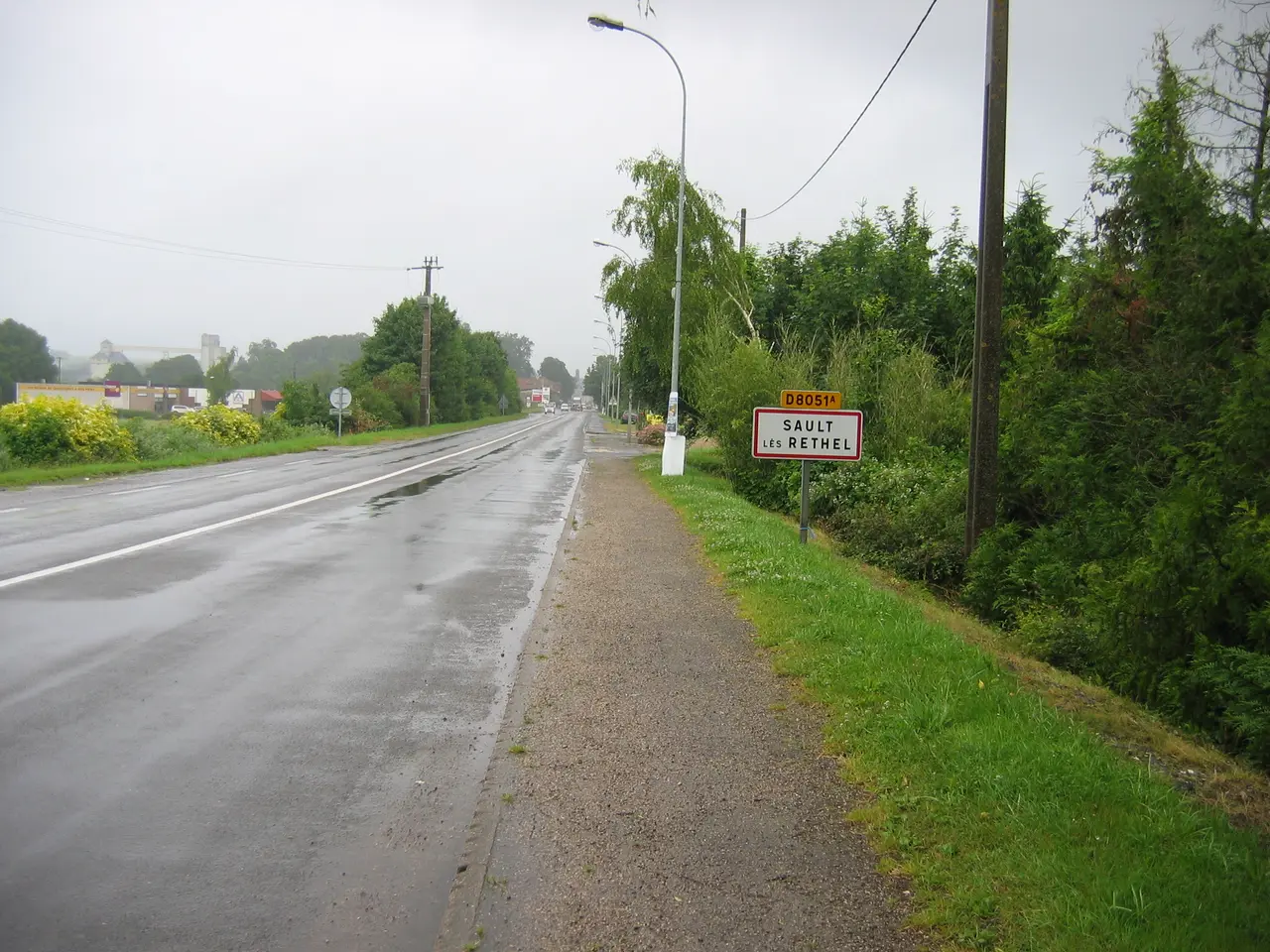 File:Entree Sault les Rethel Ardennes F 01.JPG