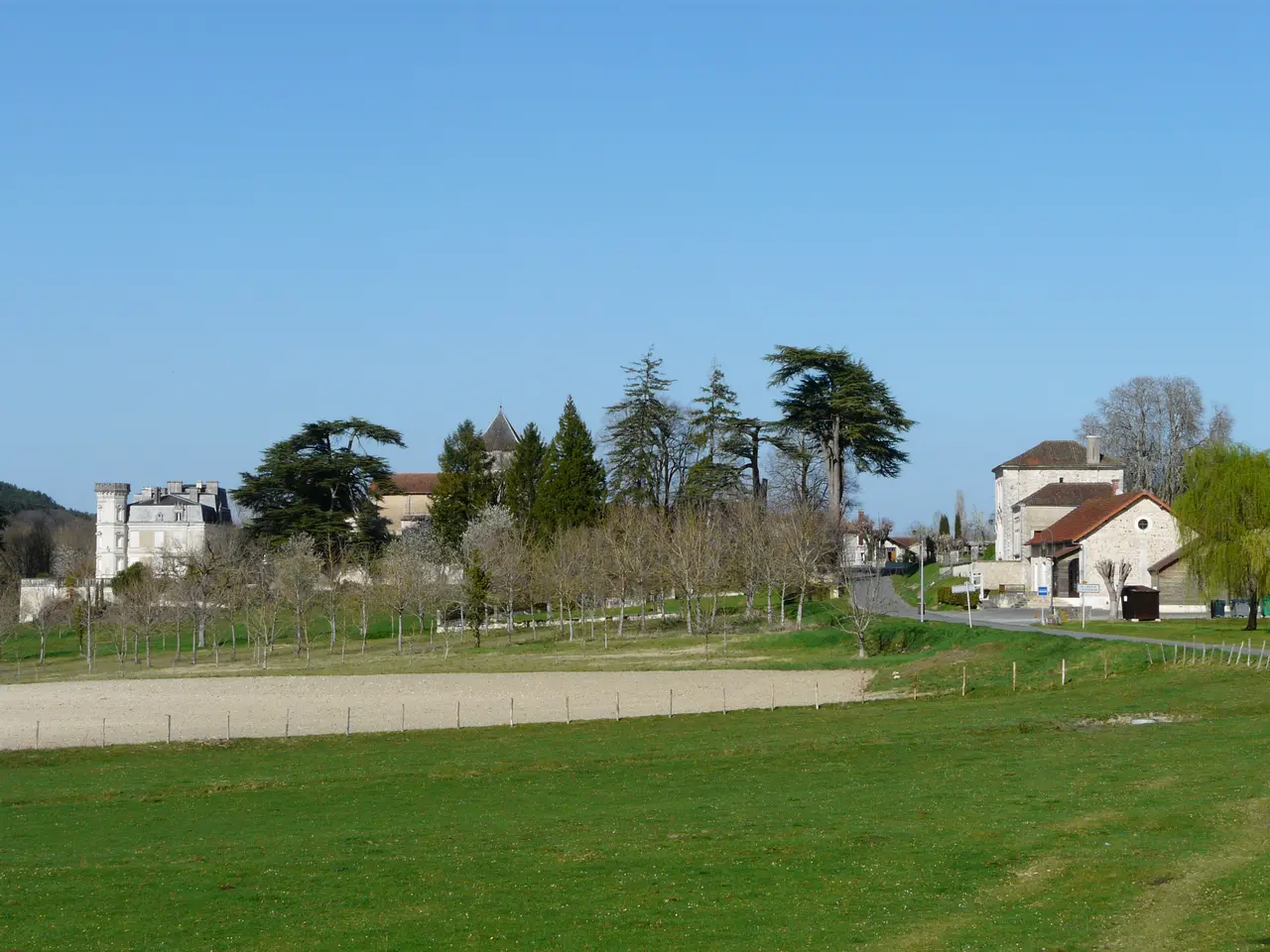 Saint-Crépin-de-Richemont village (2)