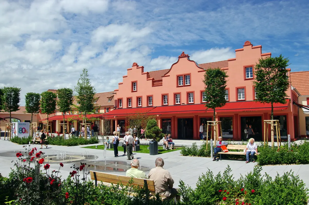 File:ALS-roppenheim-outlet3.jpg
