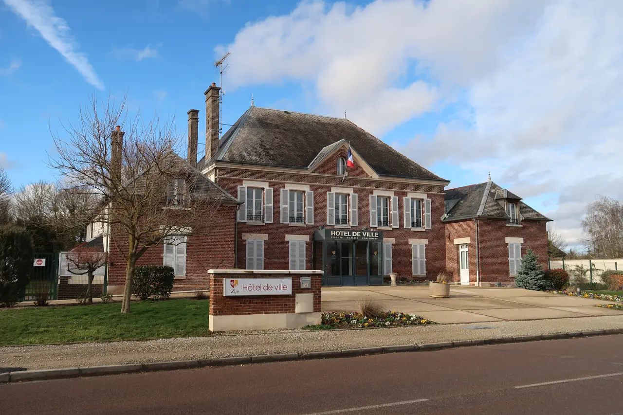 Saint-Lyé, mairie