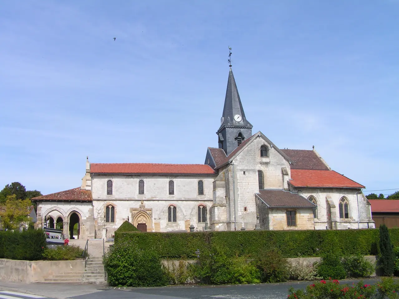Église Saint-Memmies de Coupéville 1