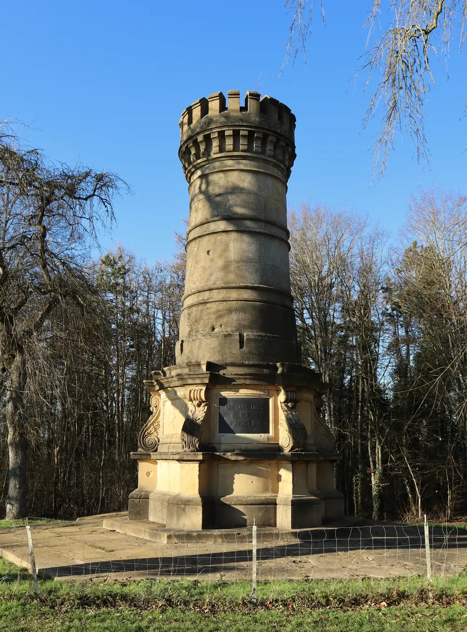 Saint-Privat-la-Montagne Monument de la Tour (1)