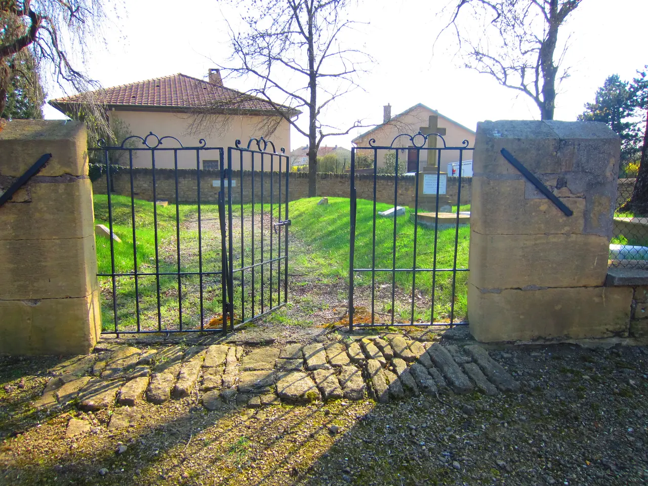 Cimetière militaire allemand rue Rabelais Sainte-Marie-aux Chênes