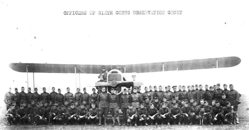 VI Corps Observation Group officers with a De Havilland DH-4, Saizerais Airfield, France, November 1918