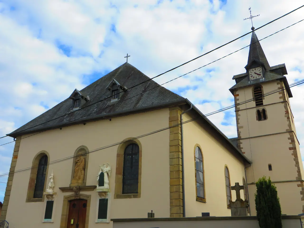 Val de Guéblange l'église Saint-Pierre à Guéblange lès Sarralbe
