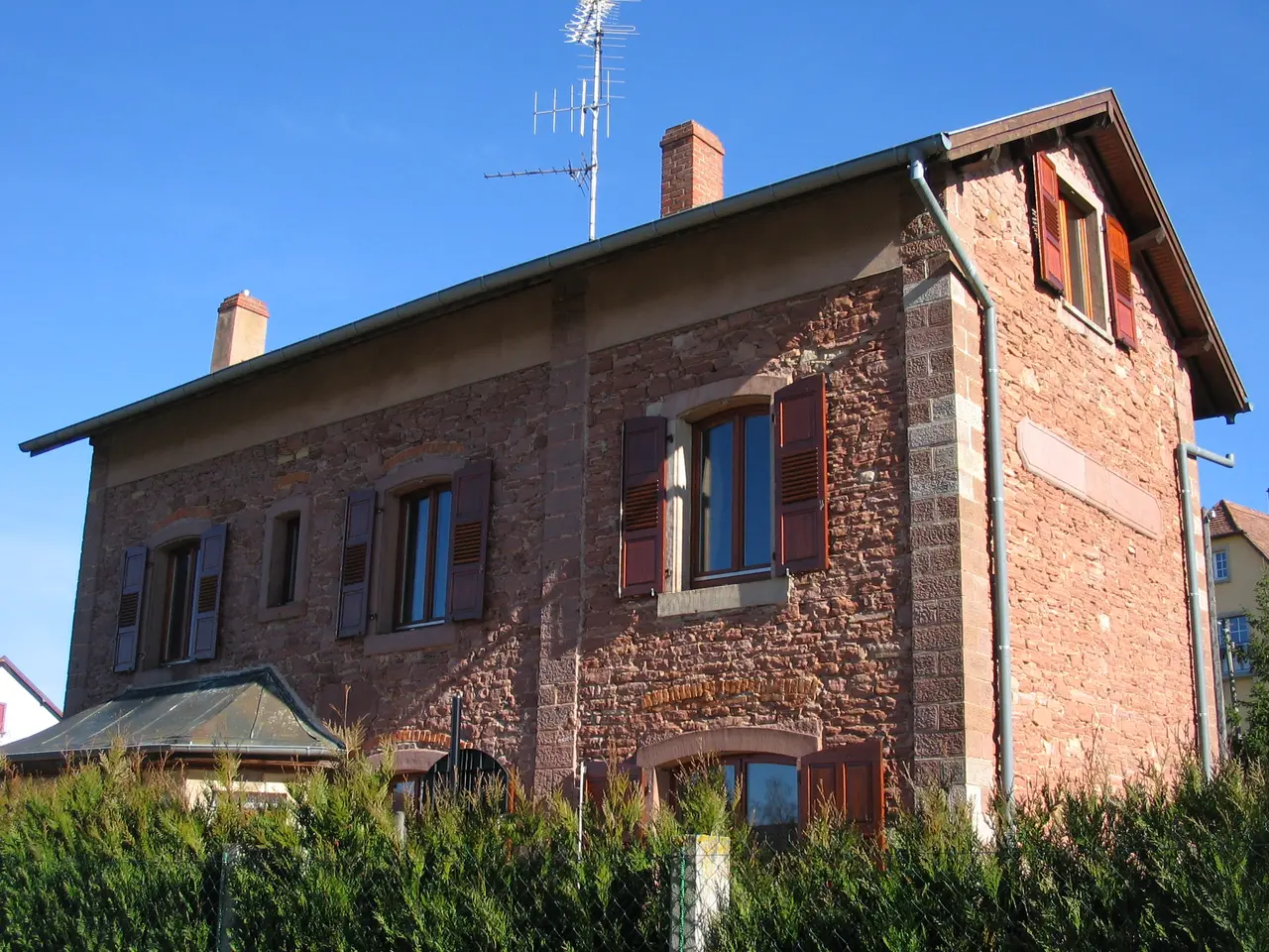 File:Scharrachbergheim ancienne gare.JPG