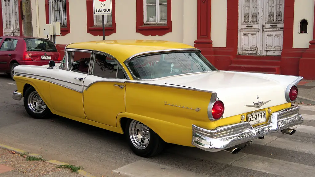 Ford Fairlane 500 Sedan 1957