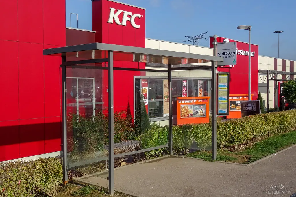 Abribus JCDecaux / Arrêt : Semécourt - Hypermarché