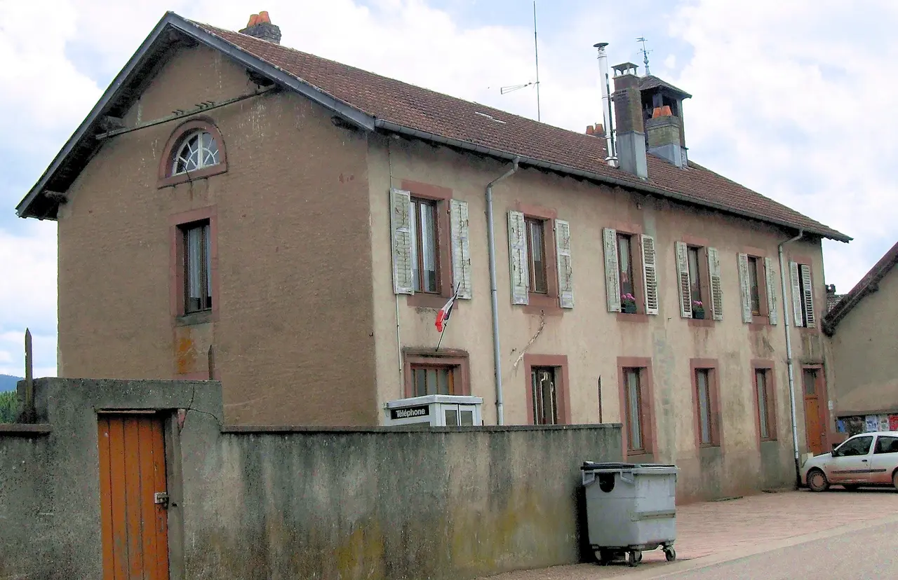 Ménil-de-Senones, Mairie
