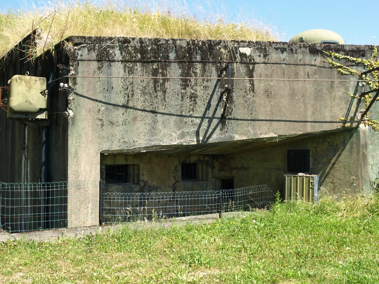 Petit Ouvrage de Sentzich (9621543839)