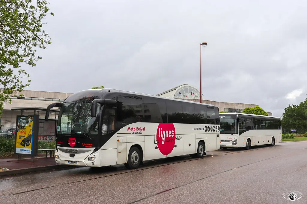 Les lignes transfrontalières / Fluo Grand Est 57 / Iveco Magelys Pro n°226 et Iveco Crossway Pop 13 n°24835 - Transdev Grand Est