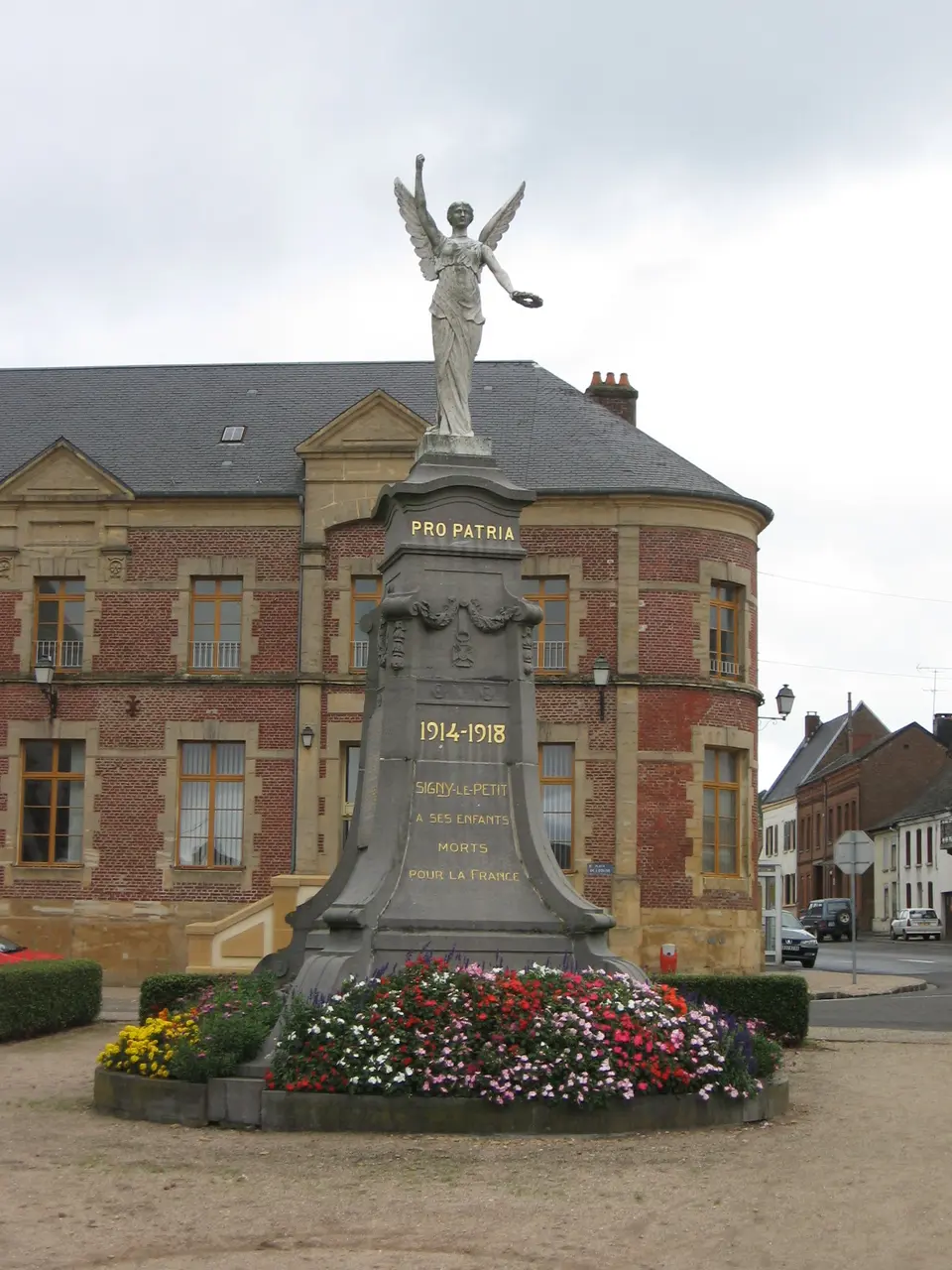 Monument aux morts Signy le Petit
